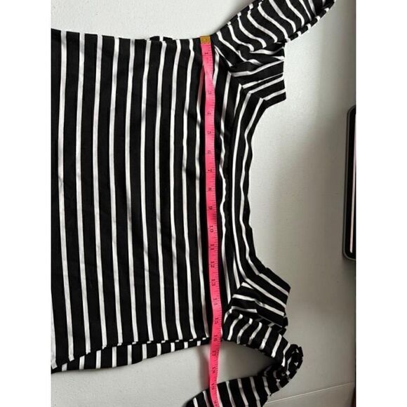 🔵 5 for $25 ZJCT womens black and white striped off the shoulder longsleeve top - Picture 3 of 5